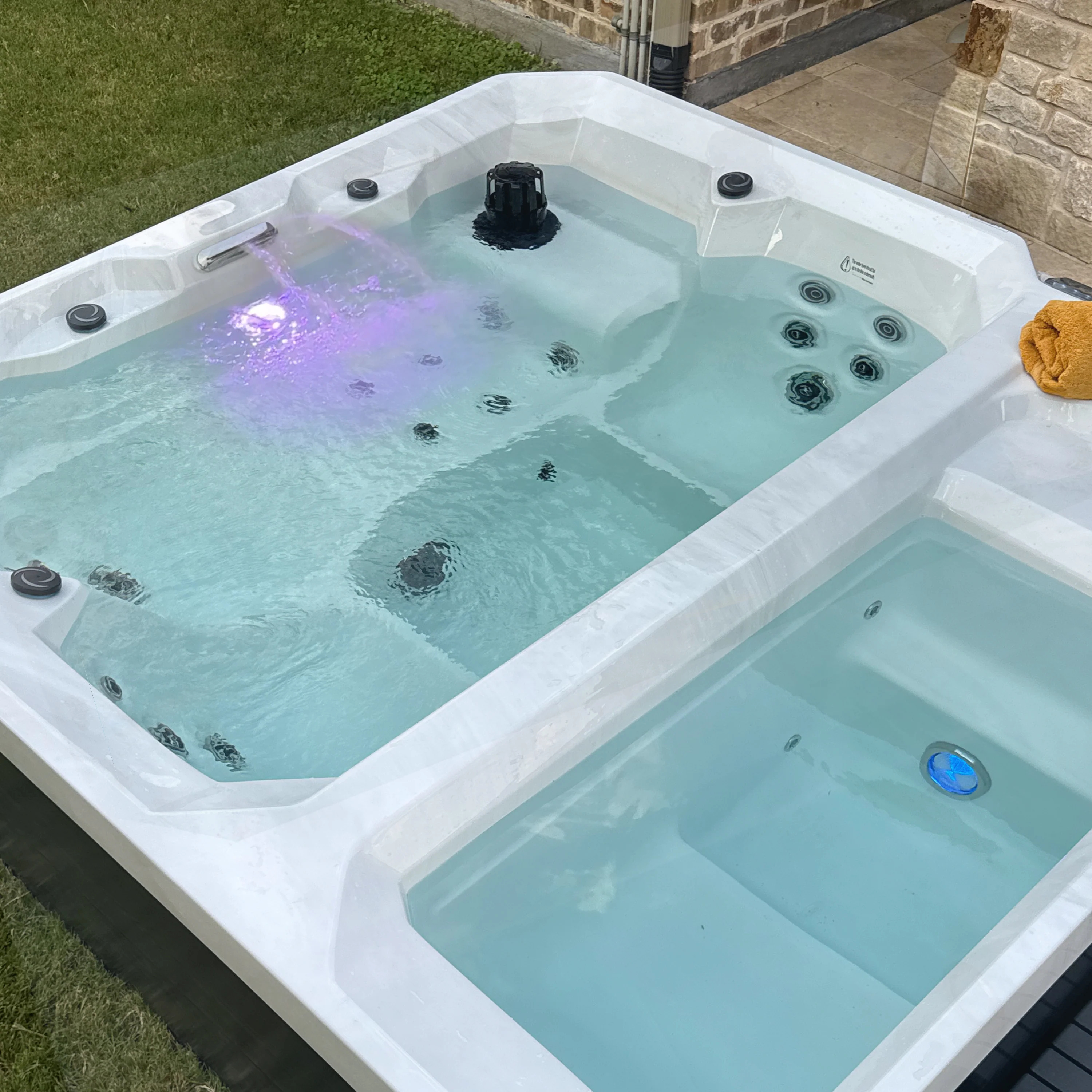 LIFETREND Sierra 3 Person Hot Tub & Cold Plunge Combo