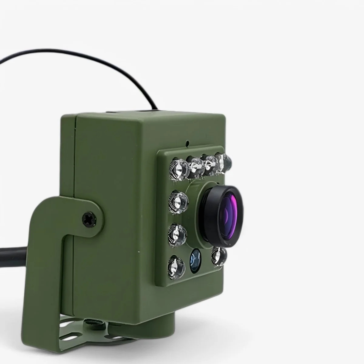 1080p HD weatherproof wildlife camera with night vision. motion detection. and remote access