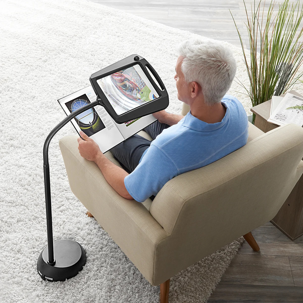 Full-Page Floor Magnifying Lamp