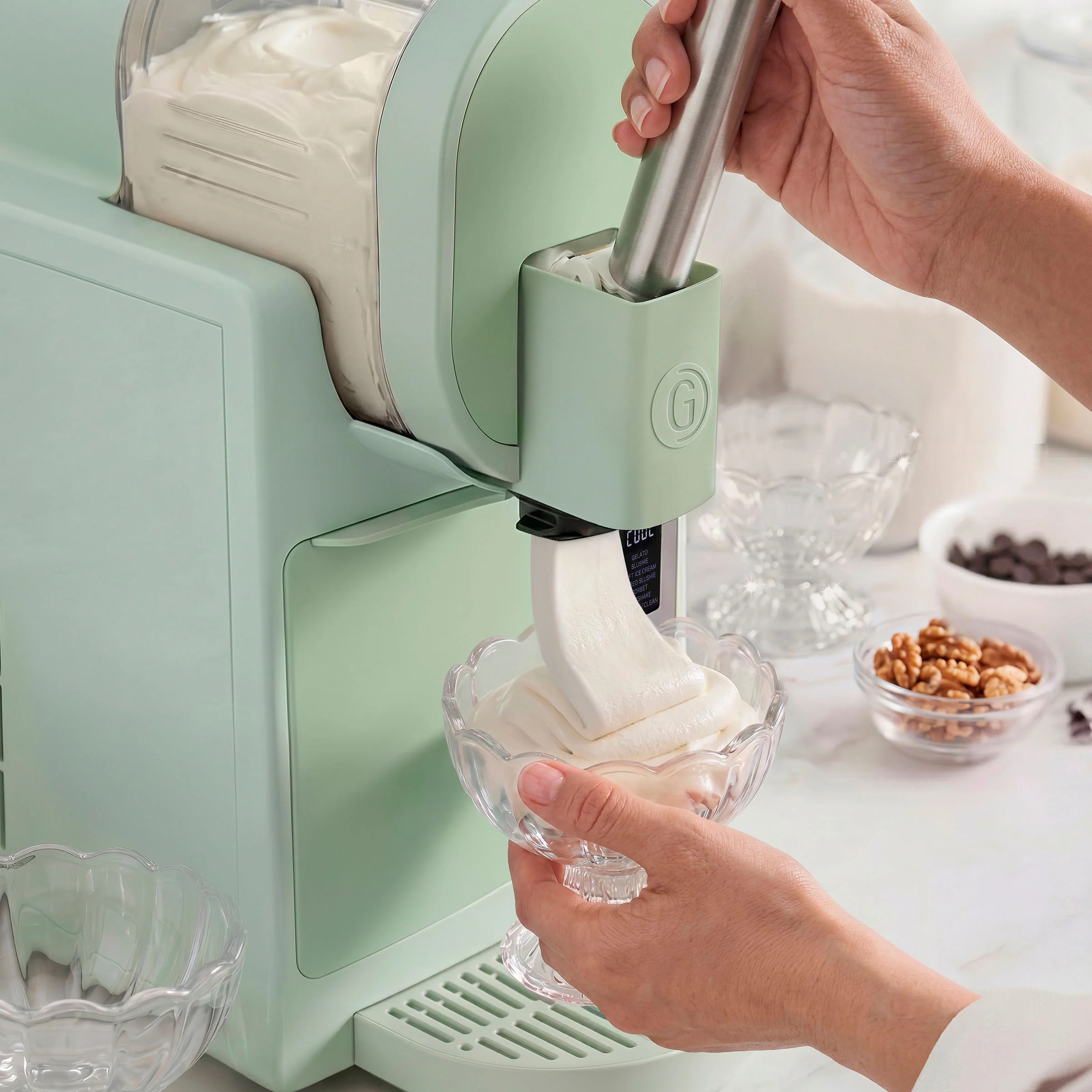 Frost Pro 16-in-1 Ice Cream. Gelato & Frozen Drink Maker | Pistachio
